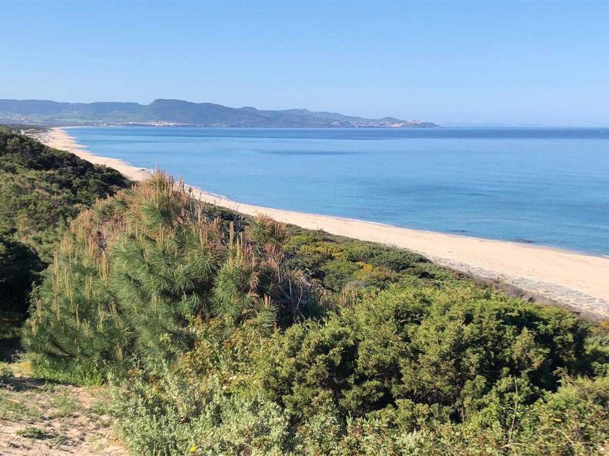 Borgo Spiaggia Isola Rossa Eksteriør bilde