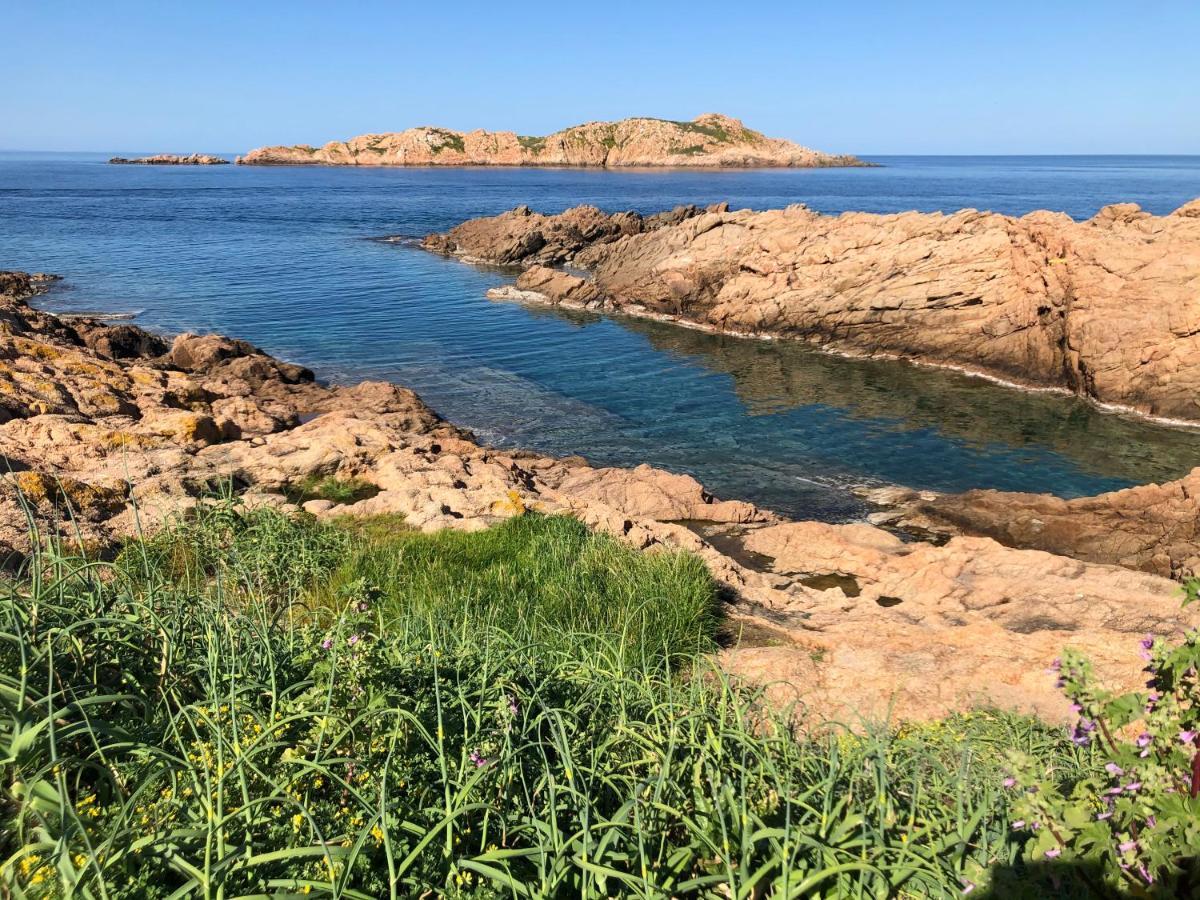 Borgo Spiaggia Isola Rossa Eksteriør bilde
