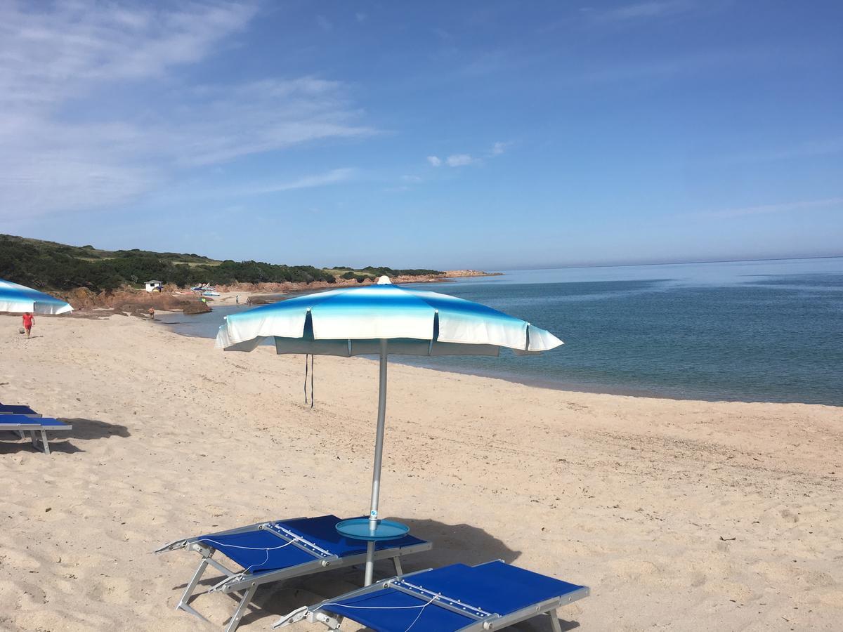 Borgo Spiaggia Isola Rossa Eksteriør bilde